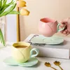 Tasses Saucers en forme de tulipe tasse de tulipe en céramique élégante avec tasse de thé résistante à la chaleur pour la maison lisse