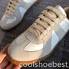 Replica kalvskinn kvinnor replikera sneaker casual skor mocka kvinnor herr svart vit sneakers designer run skum löpare tränare basket utomhus sportsko