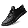Scarpe casual classiche sneaker bianche uomini in pelle maschio stivali piatti neri stivali di calzatura superficiale Plus 47