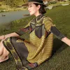 Robes décontractées Robe à col haut floral vintage avec plis miyake du style de la mode de printemps