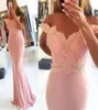 2018 ELEGANT BLUSH Pink Long Evening Dress Off the Hall Lace Satin Satin Robe de Soiree Occassione per abito da festa del ballo Abito di alta qualità Forma3772026