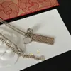 Lyxig guldpläterad halsband Romantisk kärleksbutik Gift Halsband Designer Ny högkvalitativ fashionabla smycken Hang Tag Halsband med låda för födelsedagsfest