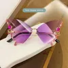 Outdoor Eyewear Fashion Oversized Rimless Sunglasses UV400 Women Big Frame Diamond Butterfly Shaped Glasses Travel Frameless