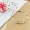 Bracciale aperto alla moda per donne rotonde minimalista elegante oro in argento di colore delle donne accessori per donne