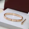 Pulsera de tornillo de diseño moda de joyería de lujo brazalete de 18 km de oro rosa plateado titanio acero inoxidable brazalete de diamantes pulsera de uñas para mujeres regalo de joyería