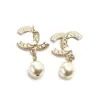 Orecchini di perle 2 cm Dangle Stud Earring Designer per donne Orecchi di lusso C Lettere Gioielli Donne 18K Diamond Diamine Gifts250x250x250X250x