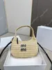 قش حقيبة Raffias Beach كبيرة الحمل الحمل الأوساخ مصمم حقيبة Woody Weave Shopper كتف Pochette Crochet أكياس النساء رجال الصيف صيف كروسودي Hobo Bag Bag VR26