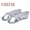 Dansschoenen ushine Professional Pu Gold Silver Training Body Shaping Yoga Slippers Belly Ballet Kids Girls vrouwen