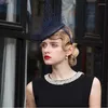 Berets vrouwen pilbox hoeden met sluier fascinators voor bruiloften elegante theekransje cocktail dame fedoras