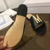 Svart designer läder tofflor moschi reglage kvinnor sandal casual metallic glid mandaler mule platt flip flops utomhus sandale sommarstrand toffel tofflor