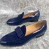 Chaussures décontractées luxe Bright Blue en cuir foncé des hommes en daim en daim avec un bec slip sur robe