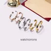 고급 고급 Carrtier Earring 트렌디하고 세련된 디자인 라이트 라이트 럭셔리 나사 다이아몬드 부드러운 표면 18kc 모양의 큰 고리 귀걸이 금속