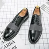 Buty zwykłe 2024 Luksusowy Oxford Classic Fashion Brogue Męska skóra formalna sukienka Man Wygodne biuro