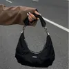 Veet Black Femmes Bag Retro Sunny Dark Cloud Sac Niche Design Casual Fi Fi Underarm Sac épaule M0CF #