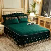 Luxury Vintage Wedding Gold Rose Lace Embroidery Crystal Velvet Bedding Set Duvet Cover Quilted Bed Skirt Bedspread Pillowcases 240416