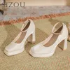 Scarpe vestite Mary Jane High Teli Femmina Satin Square Head Wedding Bridal One Word Fibbia Futto Spesso singolo