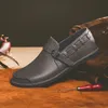 Sapatos de couro genuínos mensais de sapatos de caça de cheiro artesanal de couro casual