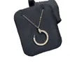 Hoogwaardige luxe ketting modieuze en veelzijdige nagelketting hanger met diamanten sleutelbeenketen voor mannen vrouwen licht luxe valentijnsdag