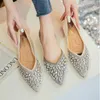 Chaussures décontractées 2024 Fashion Fairy Femmes Summer Singone Points Singon Locs confortables Tous Match Perle Flat Calzado Mujer