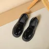 カジュアルシューズジャパンスタイルの学生ガールJKユニフォーム女性PUレザーローファースニーカーZapatos de Hombre