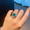 Cluster Anneaux Luxury Bling Green Crystal Emerald Gemmestones Diamonds Princess For Women 18K White Gold rempli argent fin bijoux bijoux