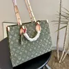 24SS Kobiety Torby Zamienite Klasyczne kwiat Upscale torebki Projektanci luksusu Shouder Crossbody Messenger Ladies Torebki podróżne torebka 35 cm