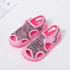 U4DH SANDALS Summer Beaby Boys Sandals Дети пляжные сандалии мягкие дно для девочек, не скользящие детские туфли, дети на открытом воздухе, борьба против столкновения 240419