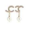 Brincos de pérolas de 2 cm designer de brinco de pântano para mulheres Earros de luxo c joias de jóias 18k Diamond Wedding Gifts300D