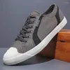 Casual schoenen hoogwaardige canvas mannen sneaker ademende slijtvaste comfortabele ronde ronde teen platte zapatos hombre 23029