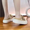 Casual schoenen zomer vrouw 2024 trend slip-on gesloten teen sandalen vrouwen gevulkaniseerd half slippers schoenen zapatos mujer