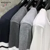 TB Camiseta para hombre 2024 Summer Slim Fit Top Top Mardwear Knitwear Media manga redonda de cuello suelto y para mujeres Pareja de manga corta