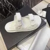 Tasarımcı Terlik 2024 Yeni Kadınlar Sandalet Rhinestone Velcro Ayakkabı Siyah Beyaz Pembe Tasarımcı Sandalet Üst düzey Plaj Terlikleri