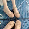 Crinestones Mary Janes Buty dla kobiet baletowe płaskie błyszczące eleganckie buty designerskie damskie satynowe poślizg na mokasynach buty w 240415