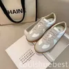 Replica kalvskinn kvinnor replikera sneaker casual skor mocka kvinnor herr svart vit sneakers designer run skum löpare tränare basket utomhus sportsko