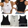 Sommer weiße Frauen Tops Tees Crop Top Stickerei sexy Off Schulterschwarz Tanktop Lässige ärmellose Rückenless Top Shirts Luxusdesigner Solid Color Weste Kollektion