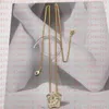 Collier de créateur de mode V Lettre Pendant Banshee Medusa Head 18K Gold plaqué femme VE4222J