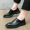 Klädskor 2024 mode trend mäns mockasins andningsbara avslappnade loafers formella läder för män affärspetsade mens lyxhandgjorda handgjorda
