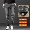 Designer de jeans masculin Spring Nouveau produit pour les produits européens luxueux légers marques tendance à la mode épais élastiques slim fit midale fumée gris MBT4