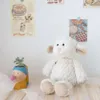 Fabbrica oem morbido carino bianco seduto seduto ripieno di pecora cartone animato peluche giocattolo