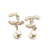 Brincos de pérolas de 2 cm designer de brinco de pântano para mulheres Earros de luxo c joias de jóias 18k Diamond Wedding Gifts300D