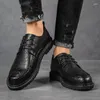 Casual Shoes 2024 Fashion Brogues Men Flat Thick Sole Outdoor Male Footwear Pure Black