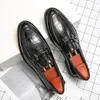 Buty swobodne 2024 Mężczyźni ubierają się ręcznie robione mokasyny w stylu brogunów skórzane mieszkania ślubne Oxfords Formal Tame
