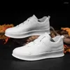 Повседневные туфли мужчина PU 2024 Fashion Flat Heartable White Cronkers Легкие теннисные беговые кроссовки