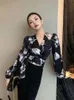 Satin Silk Sexig mönster Black Clothes White Printed Crop Tops For Women Womens Shirt Blus Cool Sale of Modern Long Tall S M 240419