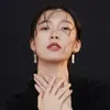 Pozostałe 5 kolorów moda Korea prosty geometryczny kwadratowy klips na kolczykach dla kobiet Złote Kolorowa żywica bez przebitych uszu 2021 Trenda 240419