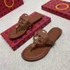 Brand Women Designer Sandals Cutout Pattern Flats Low Heel Slippers Fashion Luxury Tories Slippers Rubber Summer Flip Flops Outdoor Beach Shoes