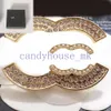 Crystal Brooch Kadın Hediye Tasarımcı Mektup Broşlar Marka Pimleri Lüks Düğün Hediyeleri 18K Altın Elbise Pimleri Broche Party Party Hediye Accessorie Kutu ile