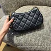 Projektantka Crossbody Torba Chenel Modna gruba łańcuchowa Cross Body Planowana w wersji Cowhide Wersja DIY Popularna torba hobo pod pachami dla kobiet