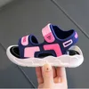 Mode Kids Sandalen Babyschoenen Tjonge zachte alleenstaande niet -slip jongens meisjes sandalen peuter kinderschoenen schoenen zomer strand 210 jaar 240418