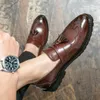 Zapatos informales de alta calidad Banquete para hombres Tassel de cuero de cuero Fashionable tallado cómodo